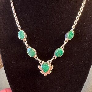 💚Antique, Elegant Silver and Green Necklace